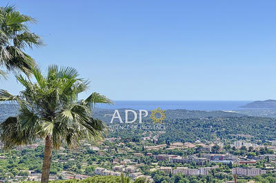 Maison - 210 m² - 6 pièces