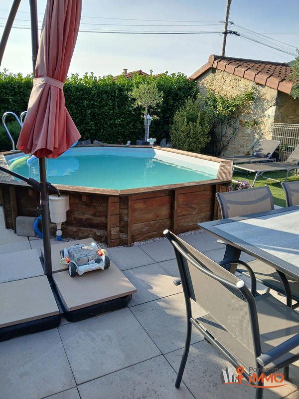 Maison - 90 m² - 8 pièces