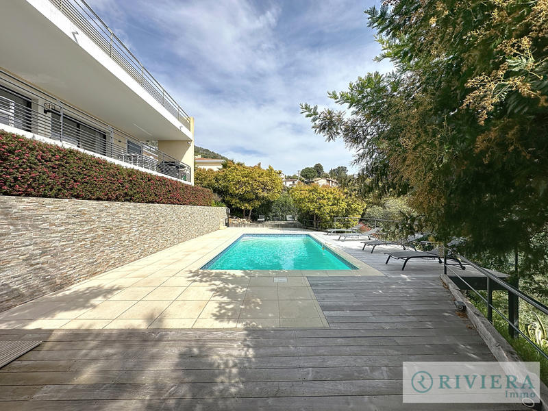 Maison - 203 m² - 5 pièces