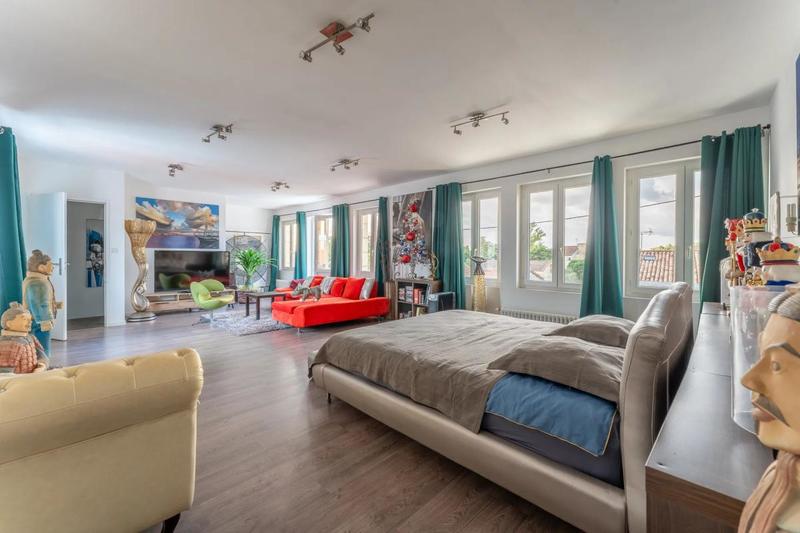 Maison - 394 m² - 5 pièces