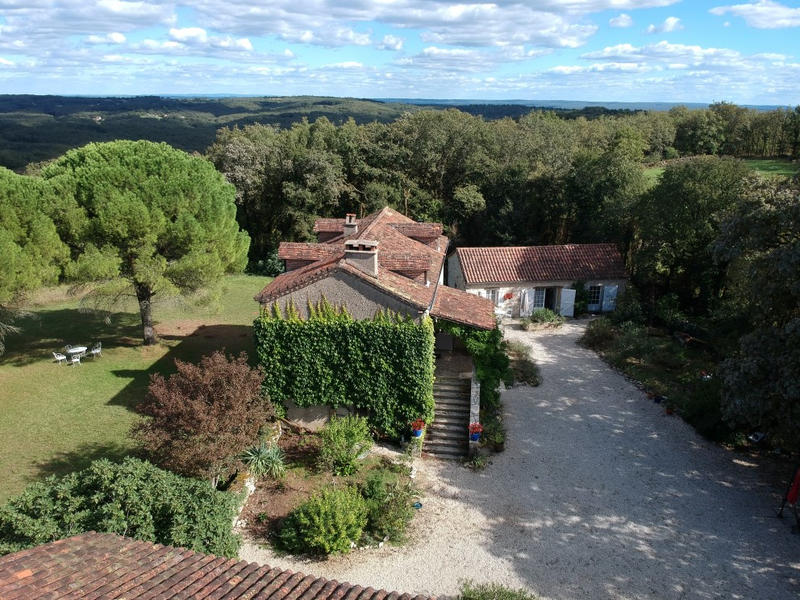 Maison - 380 m² - 11 pièces