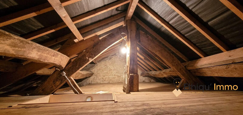 Maison - 202 m² - 6 pièces