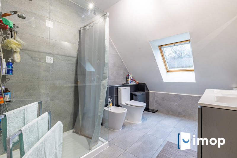 Maison - 96 m² - 4 pièces