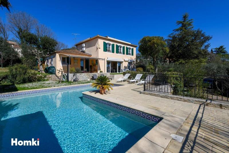 Maison - 180 m² - 6 pièces