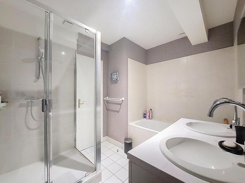 Maison - 181 m² - 6 pièces