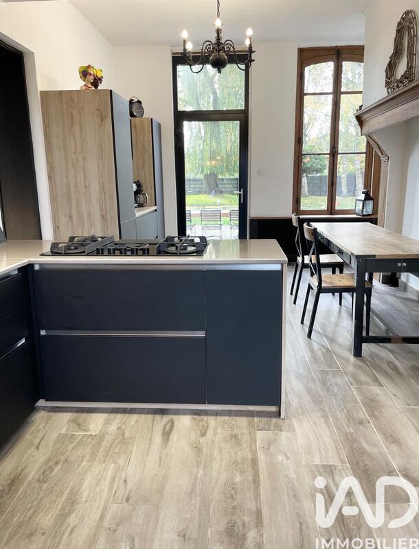 Maison - 379 m² - 10 pièces