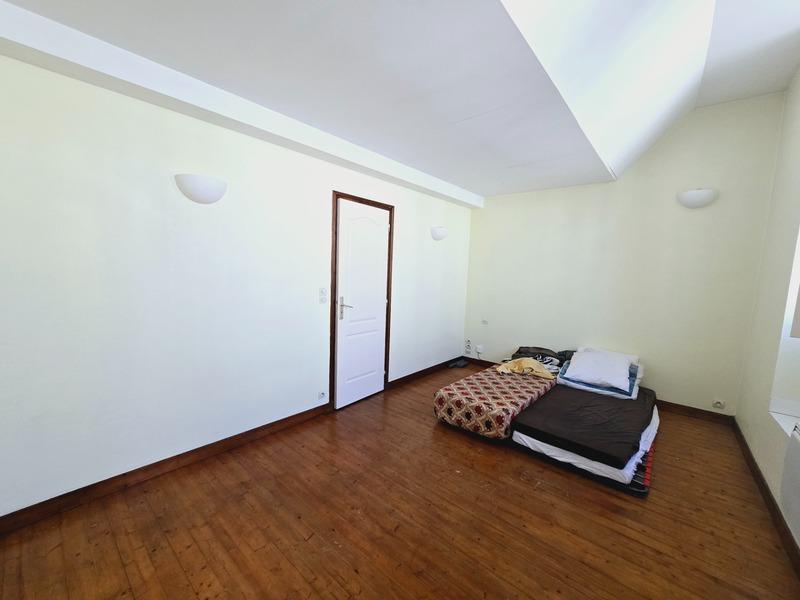 Immeuble - 98 m² - 5 pièces