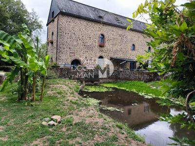 Propriété - 297 m² - 13 pièces