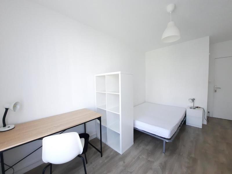 Chambre - 12 m² - 1 pièce
