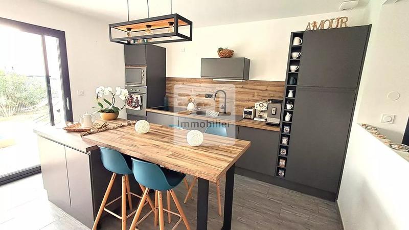 Villa - 90 m² - 4 pièces