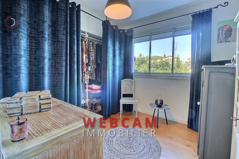 Appartement - 90 m² - 4 pièces