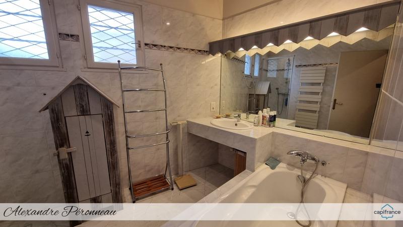 Maison d'architecte - 307 m² - 9 pièces