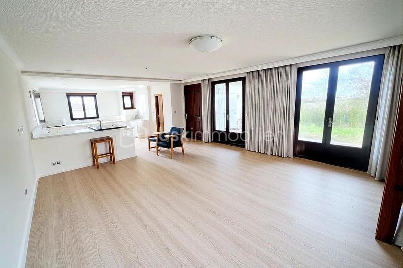 Maison traditionnelle - 200 m² - 6 pièces