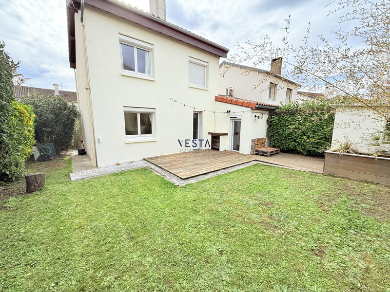 Maison - 90 m² - 6 pièces