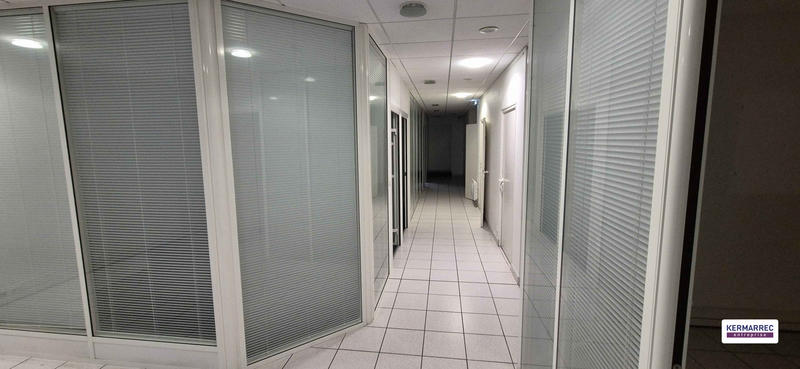 Bureau - 196 m²