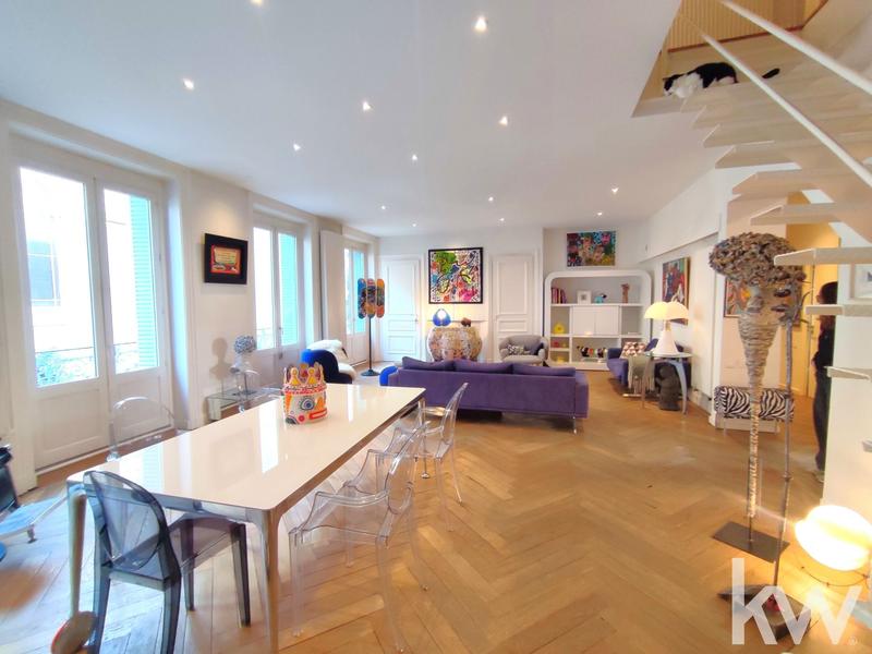 Appartement - 215 m² - 6 pièces