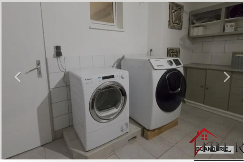 Propriété - 245 m² - 10 pièces