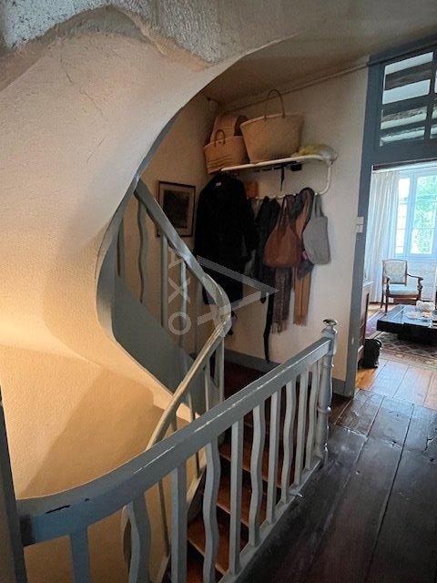 Maison de ville - 220 m² - 7 pièces