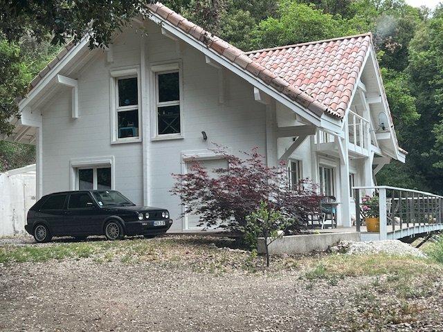 Maison - 140 m² - 4 pièces