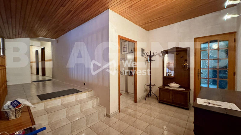 Maison - 231 m² - 7 pièces