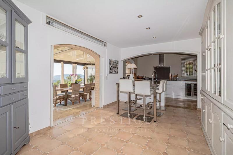 Maison - 179 m² - 8 pièces