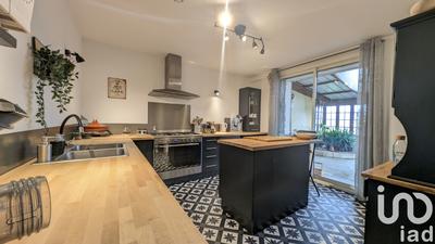 Maison - 180 m² - 7 pièces