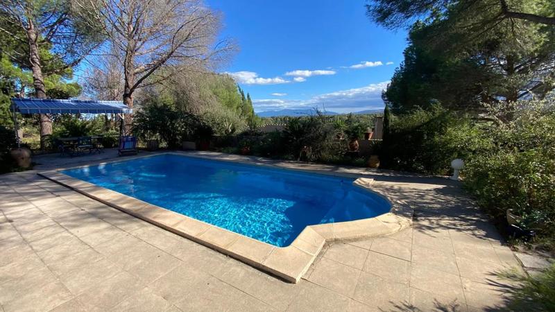 Maison - 170 m² - 9 pièces