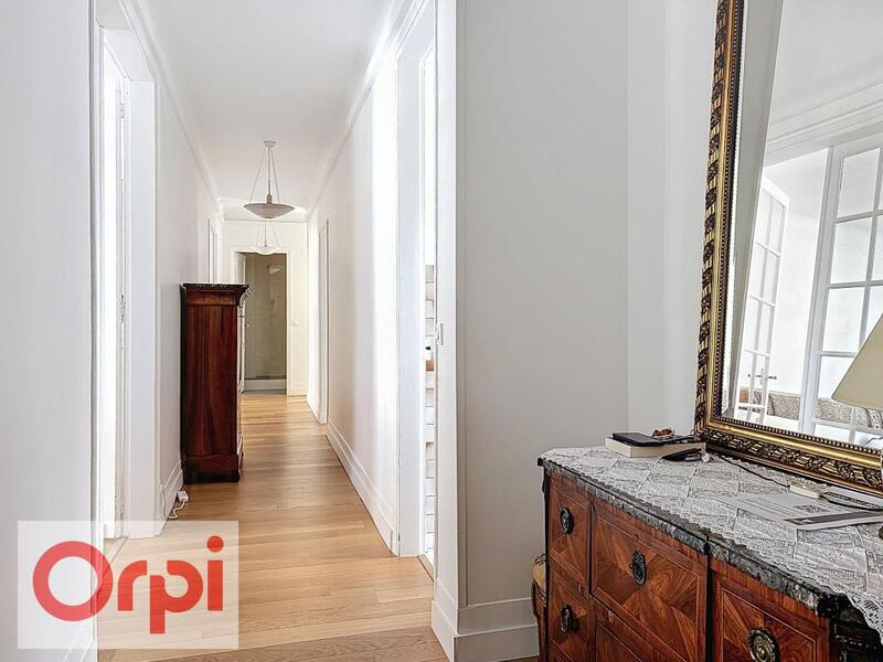 Appartement - 121 m² - 6 pièces