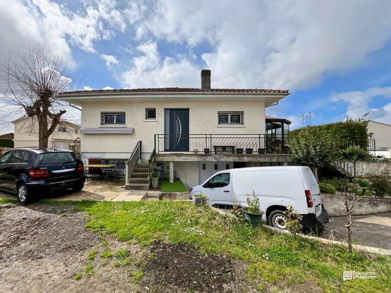 Maison - 200 m² - 9 pièces