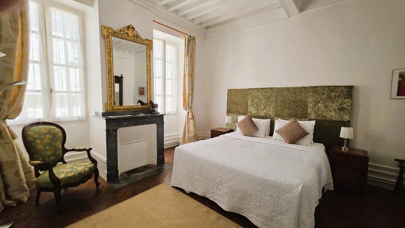 Maison - 450 m² - 17 pièces