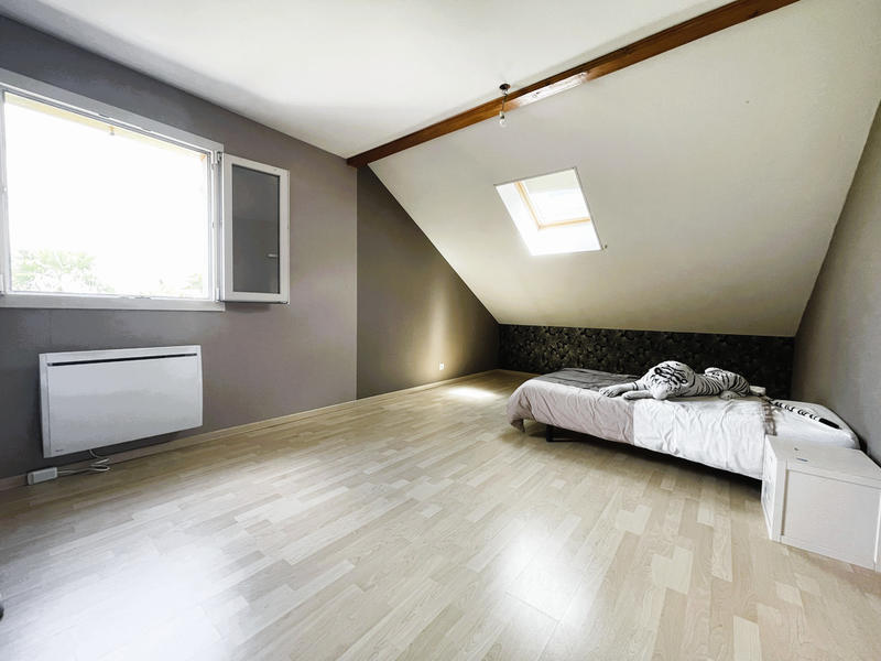 Maison traditionnelle - 211 m² - 8 pièces