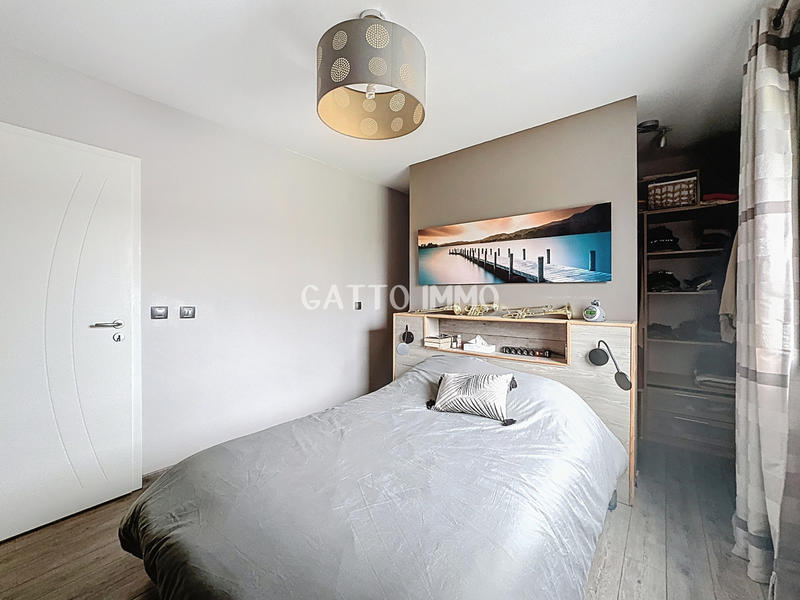 Maison - 177 m² - 7 pièces