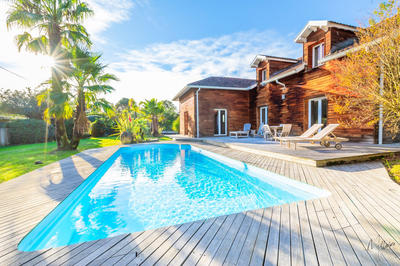 Maison - 270 m² - 11 pièces