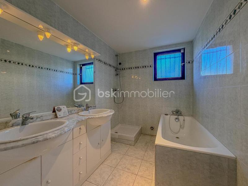 Villa - 190 m² - 8 pièces