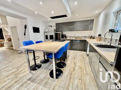 Maison - 180 m² - 6 pièces