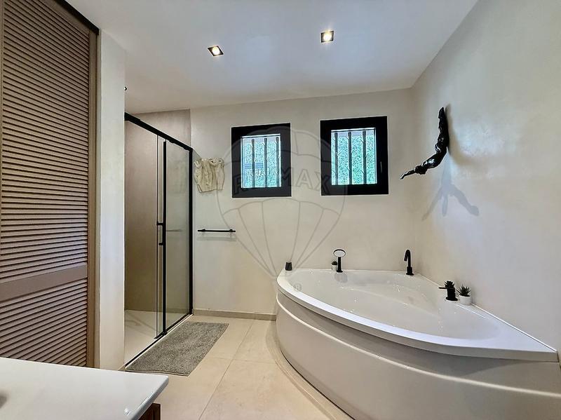 Propriété - 164 m² - 5 pièces