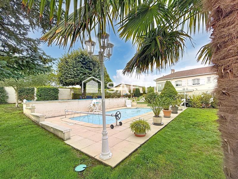 Maison - 177 m² - 7 pièces