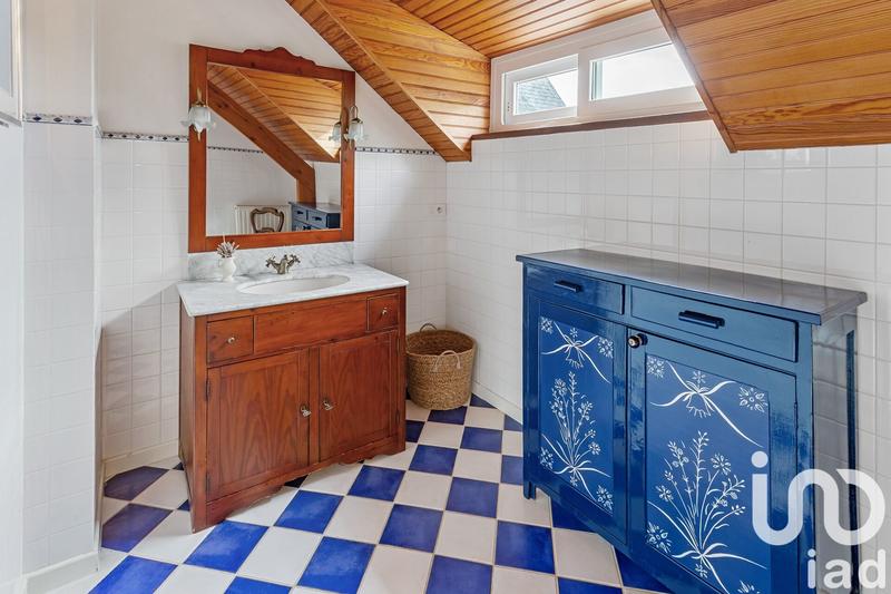 Maison - 266 m² - 8 pièces