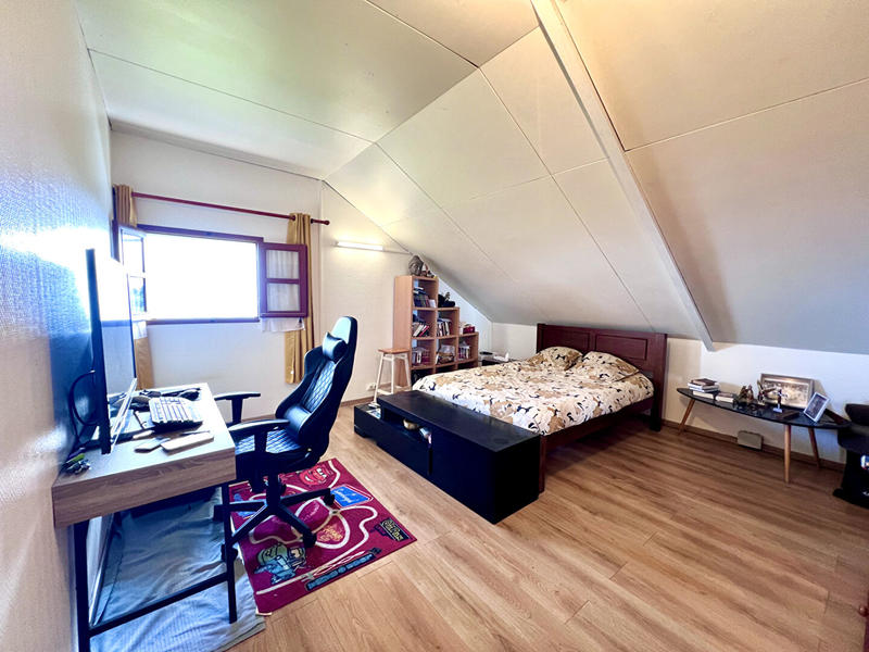 Maison - 280 m² - 8 pièces