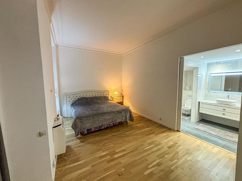 Appartement - 147 m² - 5 pièces