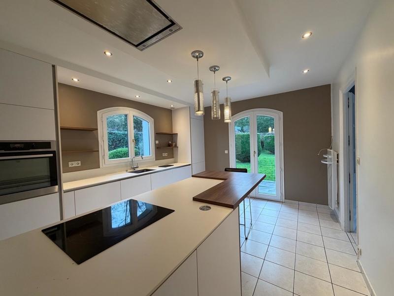 Maison - 171 m² - 9 pièces