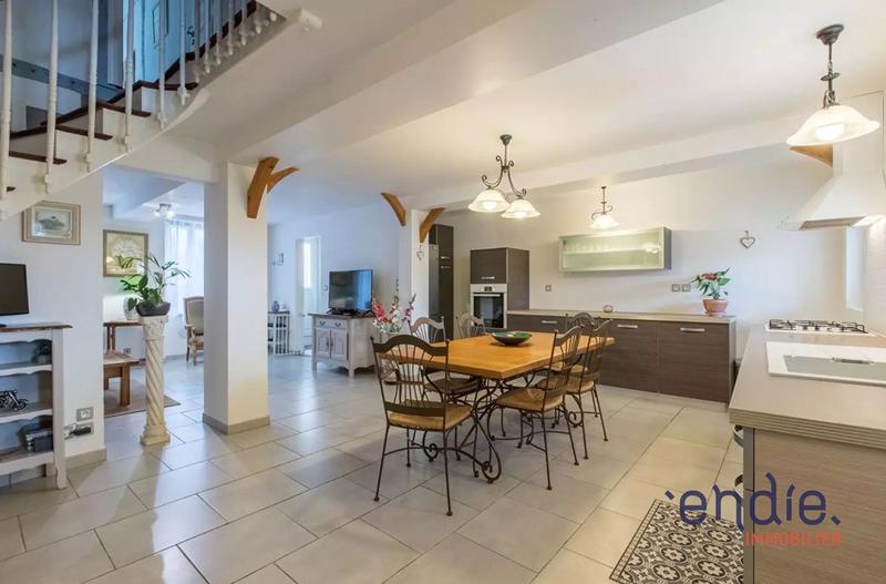 Maison - 104 m² - 5 pièces