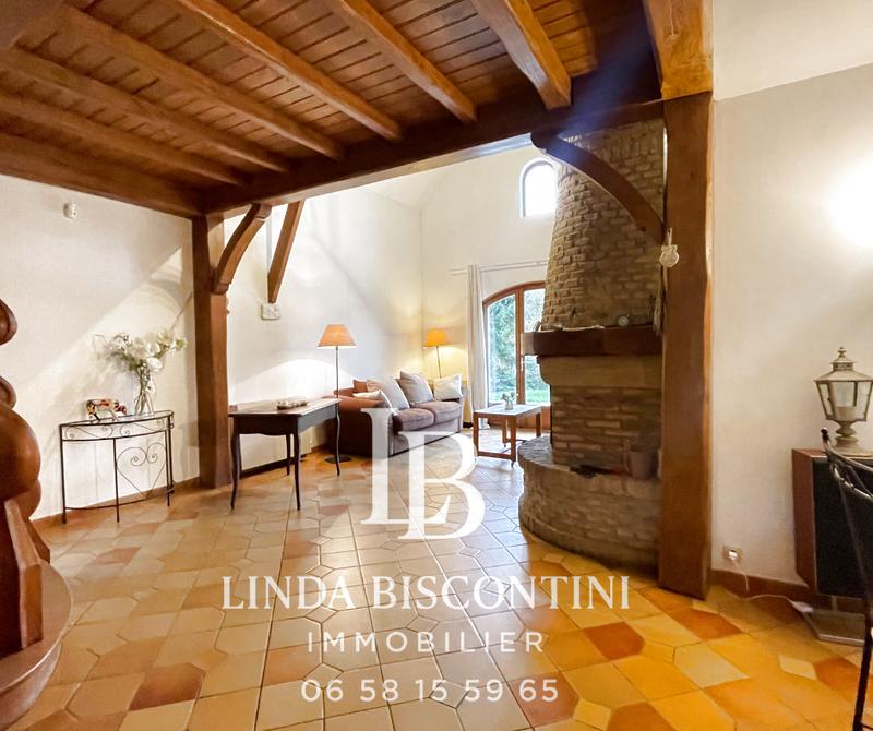 Maison - 140 m² - 8 pièces