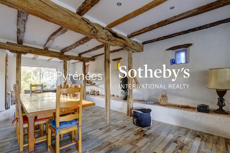 Maison - 356 m² - 10 pièces