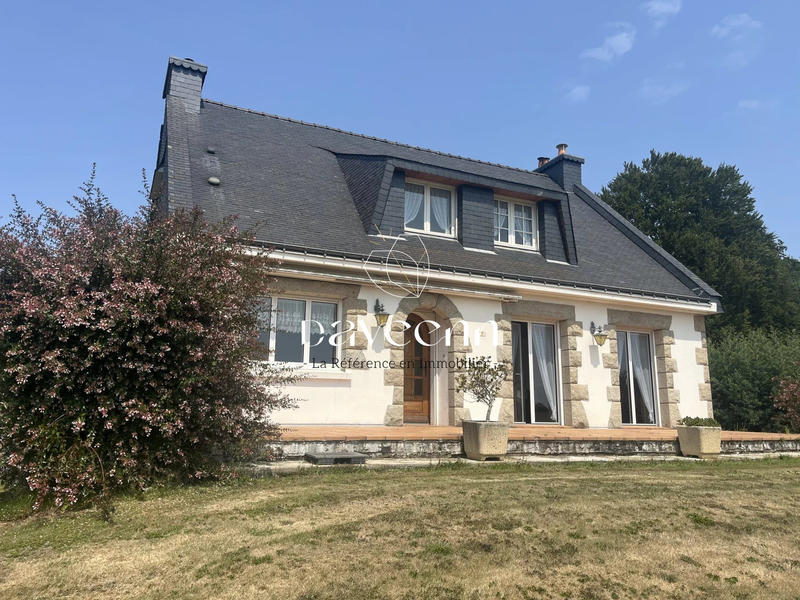 Maison traditionnelle - 144 m² - 6 pièces