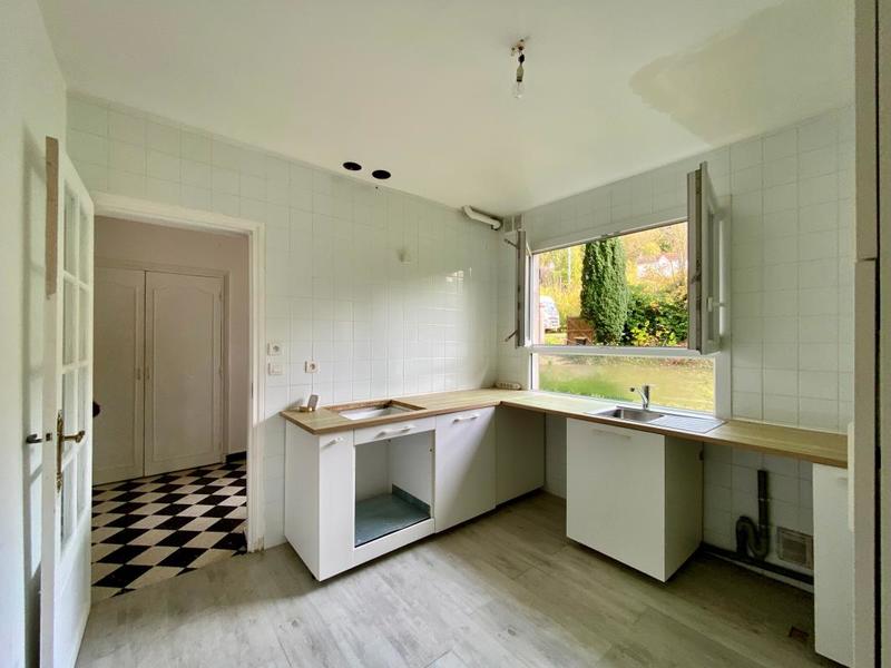 Maison - 284 m² - 9 pièces