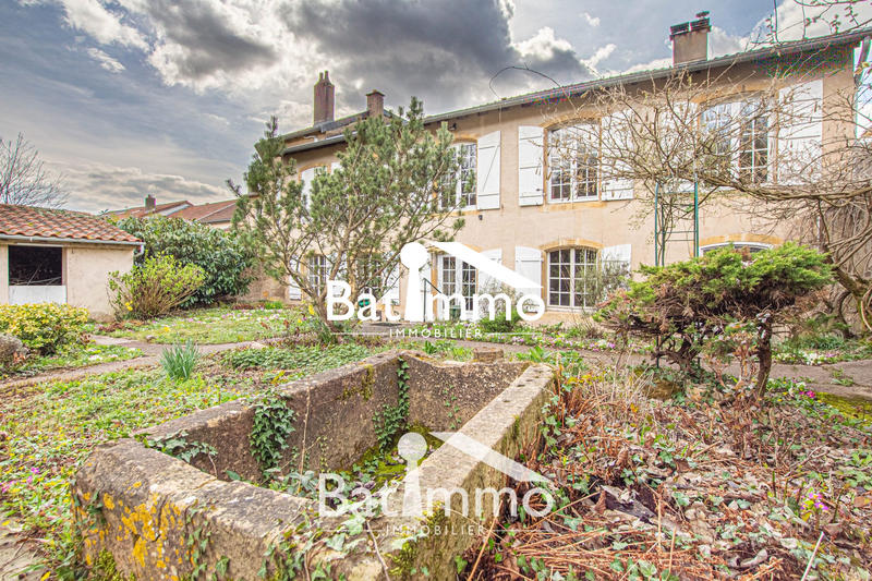 Villa - 320 m² - 10 pièces