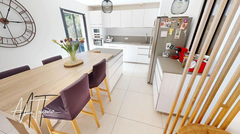 Maison - 148 m² - 5 pièces