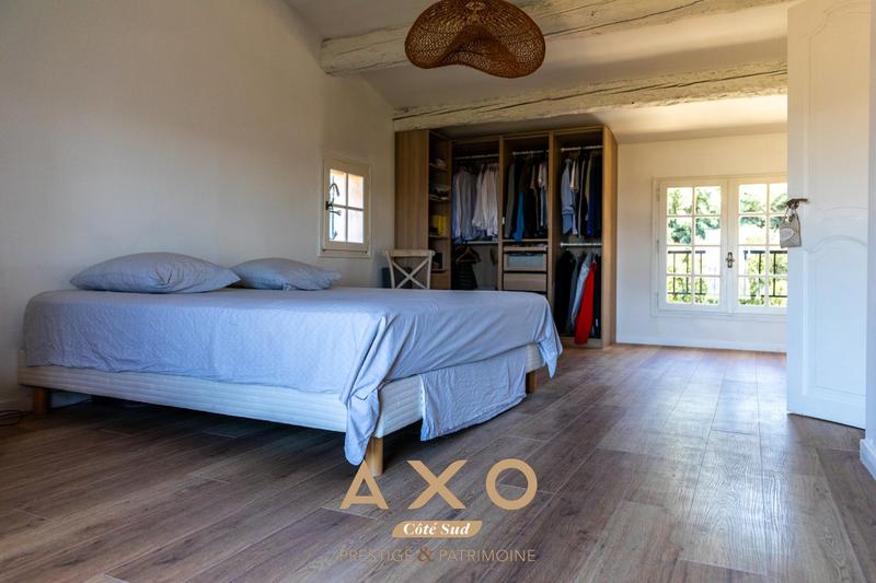 Maison - 200 m² - 7 pièces