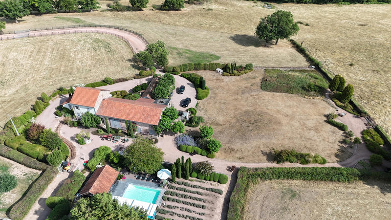 Propriété - 360 m² - 11 pièces